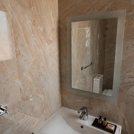 The Willows Penthouses With Jacuzzi Apartment *