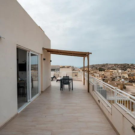 The Willows Penthouses With Jacuzzi * Ghajn il-Kbira (Gozo)