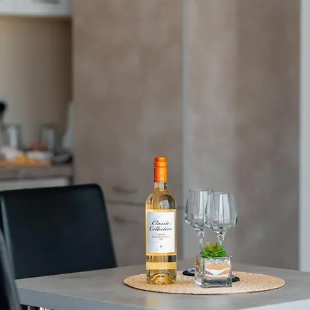 The Willows Penthouses With Jacuzzi Apartamento *