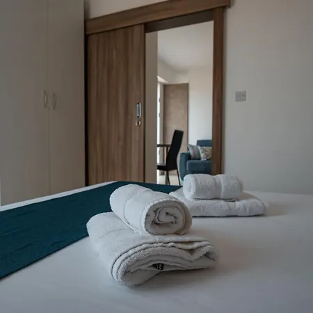 The Willows Penthouses With Jacuzzi *