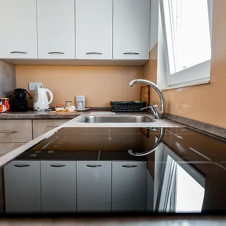 The Willows Penthouses With Jacuzzi *