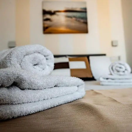 The Willows Penthouses With Jacuzzi