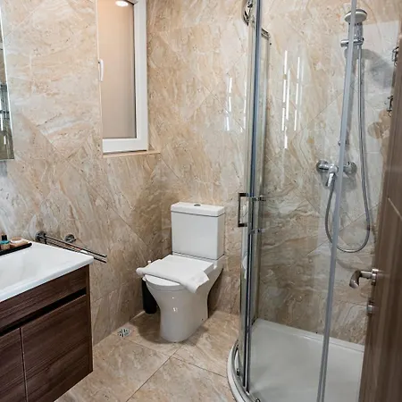 The Willows Penthouses With Jacuzzi Apartment *