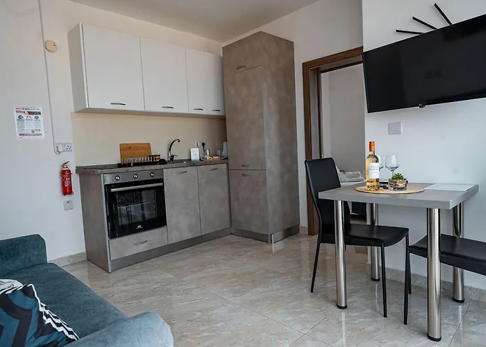 The Willows Penthouses With Jacuzzi