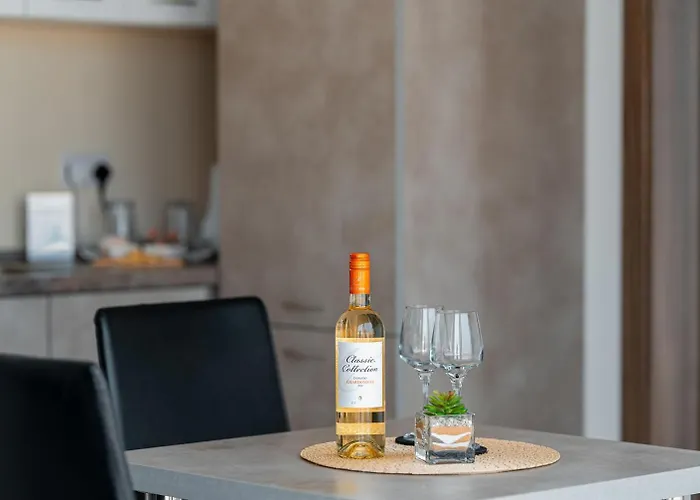 The Willows Penthouses With Jacuzzi Апартаменты *