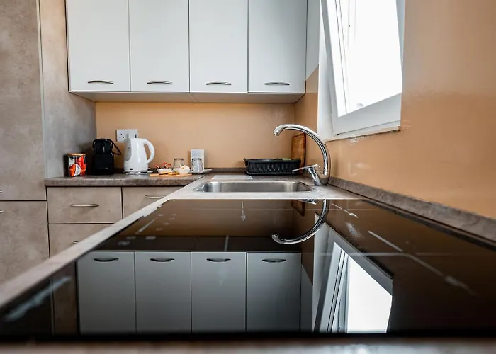 The Willows Penthouses With Jacuzzi *