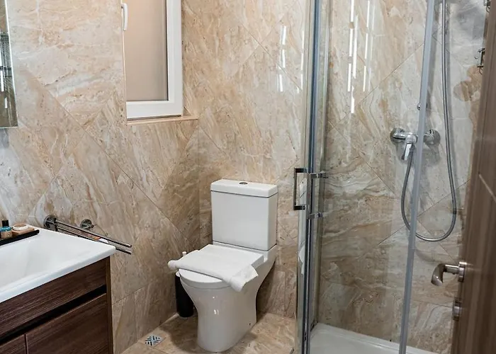 The Willows Penthouses With Jacuzzi Апартаменты *