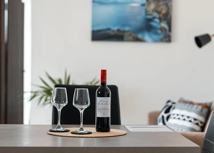 The Willows Penthouses With Jacuzzi *